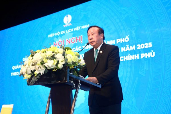 Ông Lê Xuân Thảo - Chủ tịch Hiệp hội Du lịch Thanh Hóa chia sẻ kết quả nổi bật của du lịch tỉnh và định hướng phát triển thời gian tới