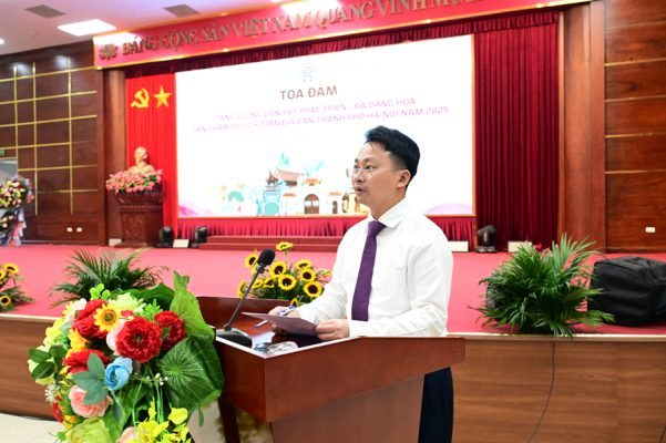 Phó Giám đốc Sở Du lịch Hà Nội Trần Trung Hiếu phát biểu tại buổi Tọa đàm. Ảnh: TITC