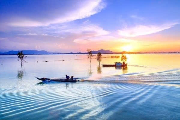 Mùa nước nổi ở An Giang - Ảnh: T.L