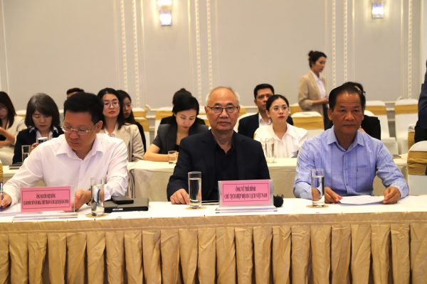 Chủ tịch Hiệp Hội du lịch Việt Nam, Vũ Thế Bình làm việc với lãnh đạo tỉnh Quảng Ninh