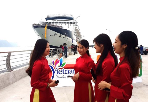 Du lịch biển đảo là trụ cột lớn, trong cơ cấu ngành kinh tế Du lịch của Quảng Ninh.