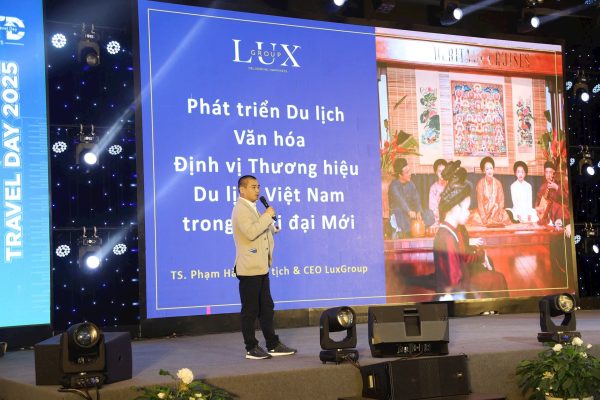 Ông Phạm Hà Chủ tịch Lux Group chia sẻ về phát huy giá trị văn hoá trong sản phẩm du lịch. Ảnh: H.L